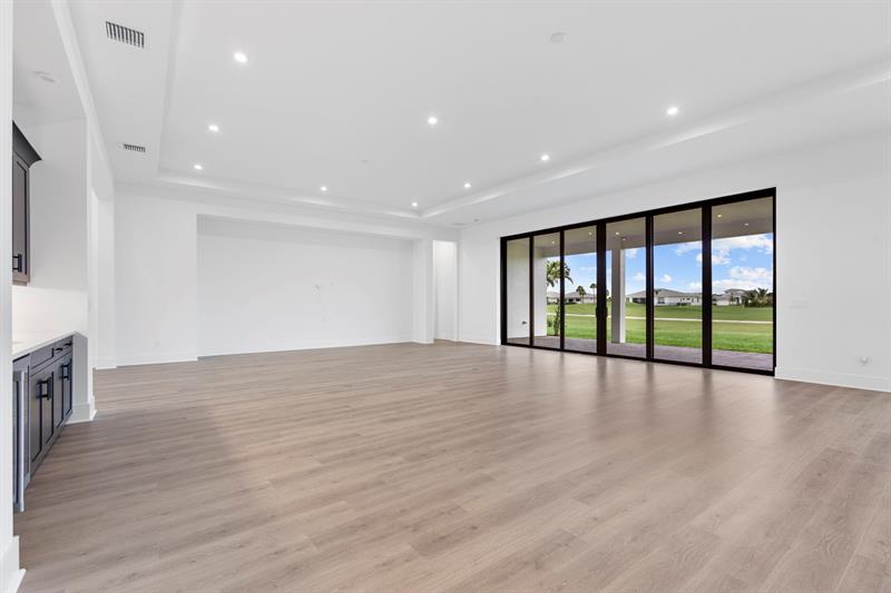 Image 35 of 44 For 9187 Shinnecock Drive