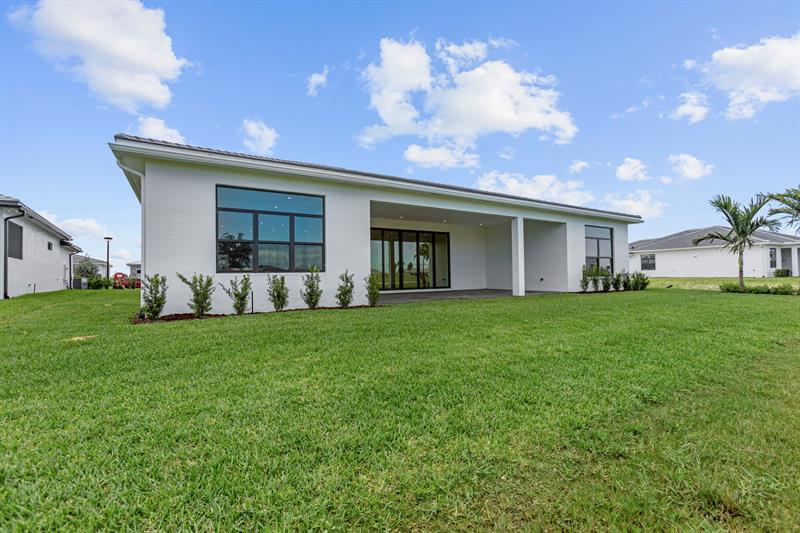 Image 38 of 44 For 9187 Shinnecock Drive