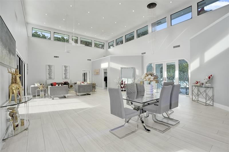 Image 10 of 77 For 1712 Vestal Dr