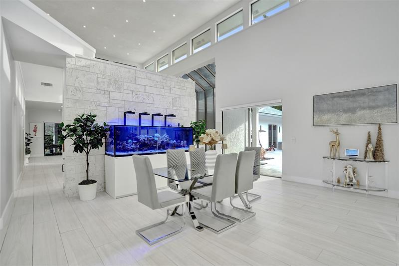 Image 13 of 77 For 1712 Vestal Dr