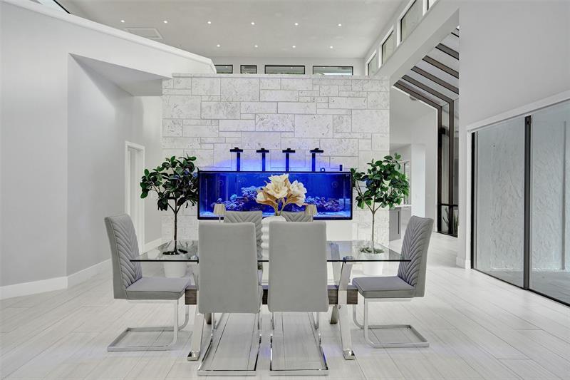 Image 14 of 77 For 1712 Vestal Dr