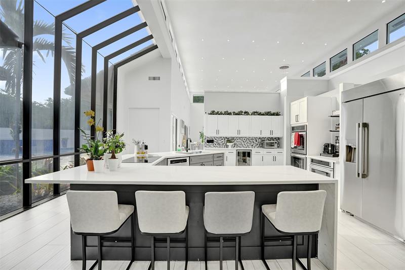 Image 15 of 77 For 1712 Vestal Dr