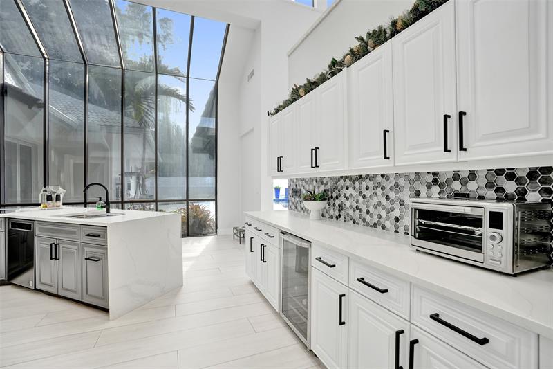 Image 20 of 77 For 1712 Vestal Dr