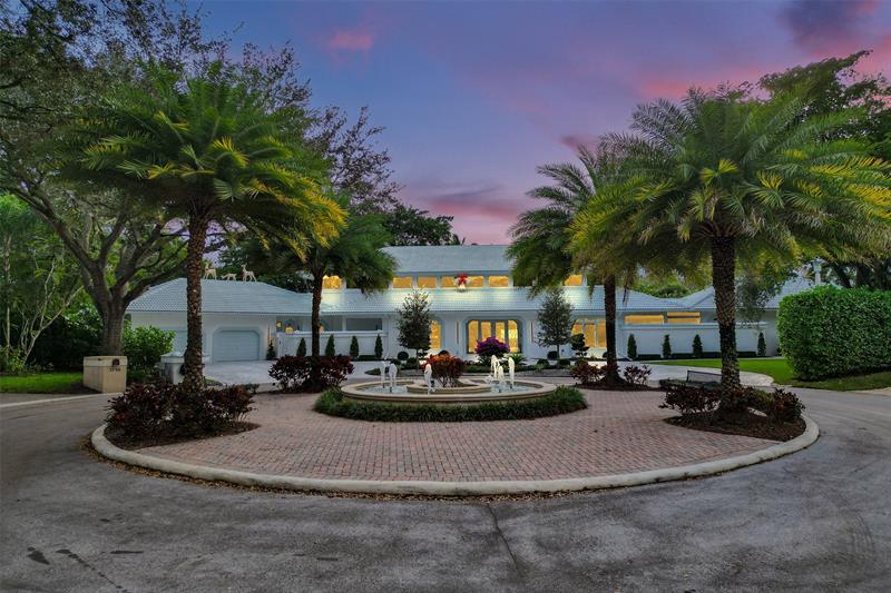 Image 3 of 77 For 1712 Vestal Dr