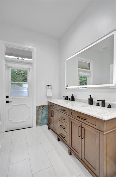 Image 39 of 77 For 1712 Vestal Dr