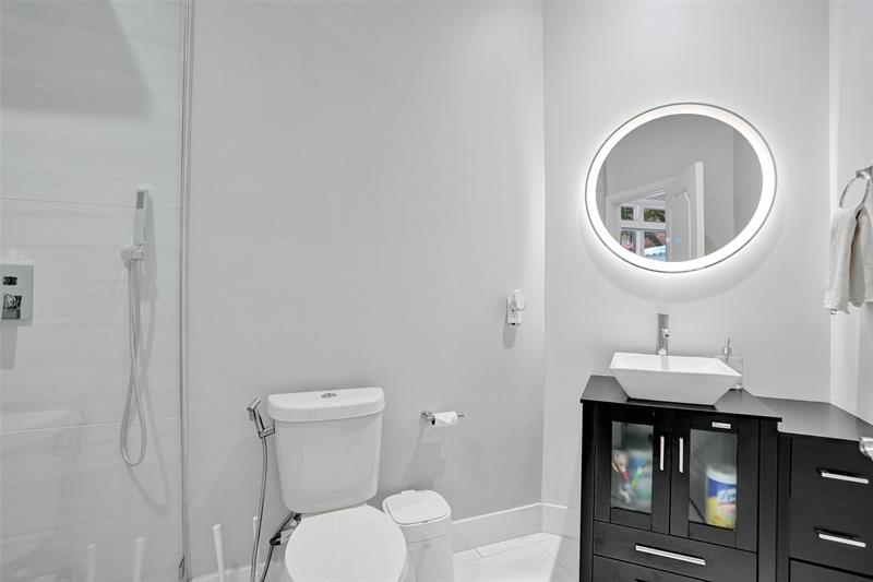 Image 42 of 77 For 1712 Vestal Dr