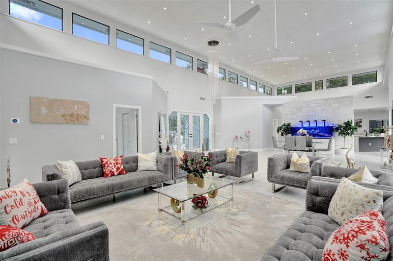 Image 8 of 77 For 1712 Vestal Dr