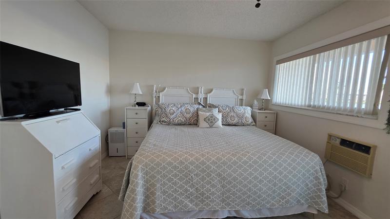 Image 25 of 31 For 1030 11th St 5m