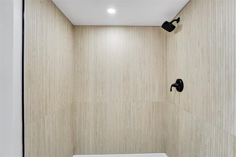 Image 18 of 35 For 1100 5th Ct  1