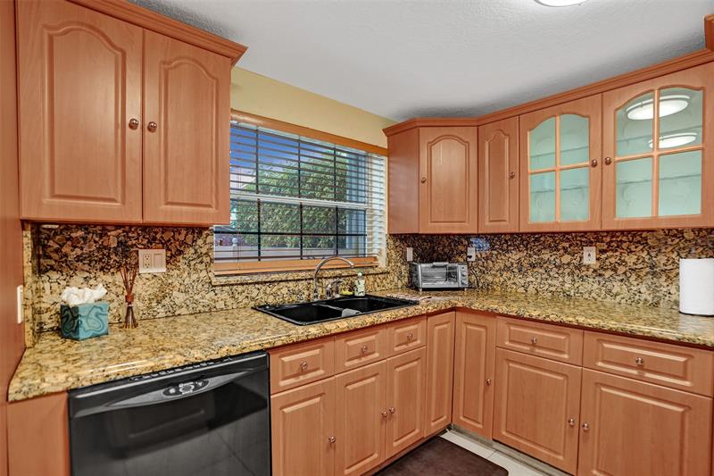 Image 18 of 57 For 2542 Marathon Ln