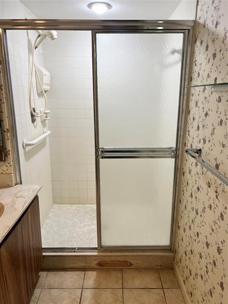 Image 14 of 29 For 9101 19th Pl  B