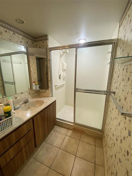 Image 15 of 29 For 9101 19th Pl  B