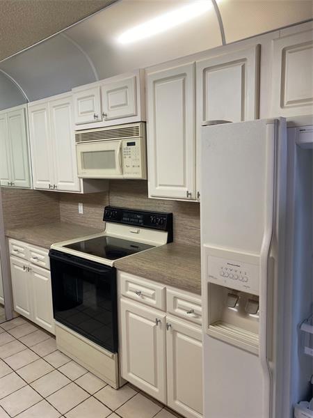 Image 5 of 29 For 9101 19th Pl  B