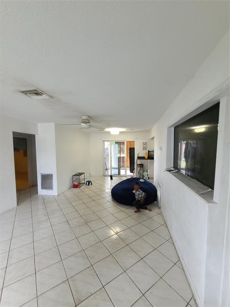 Image 15 of 26 For 4711 Andrews Ave