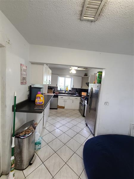 Image 21 of 26 For 4711 Andrews Ave