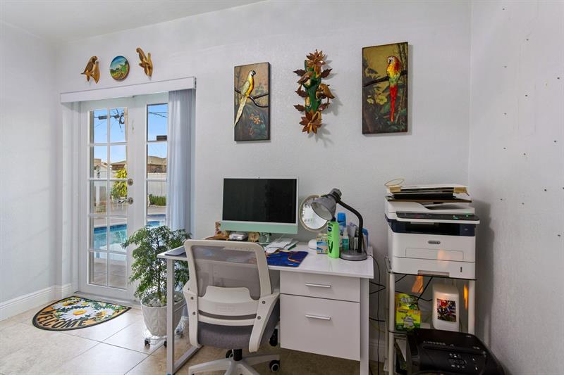 Image 16 of 37 For 17211 119th Ct