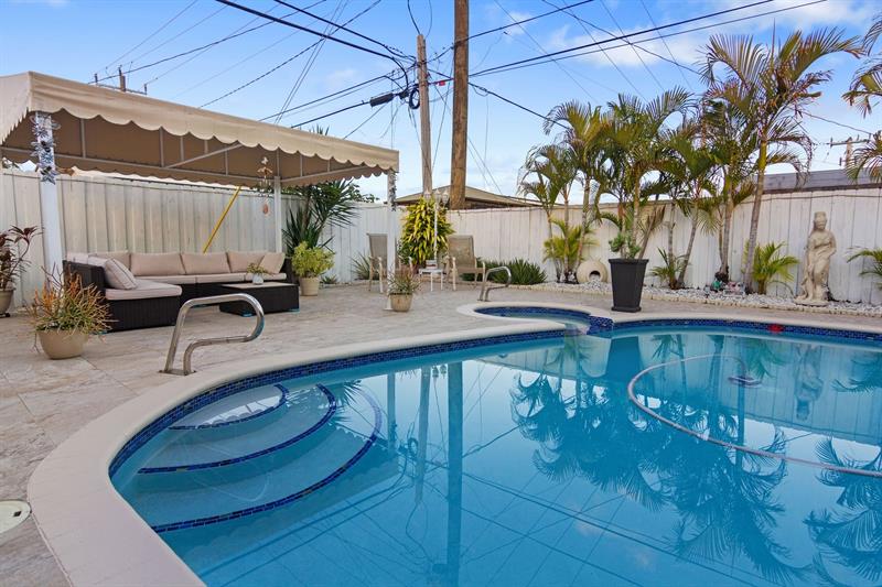 Image 19 of 37 For 17211 119th Ct