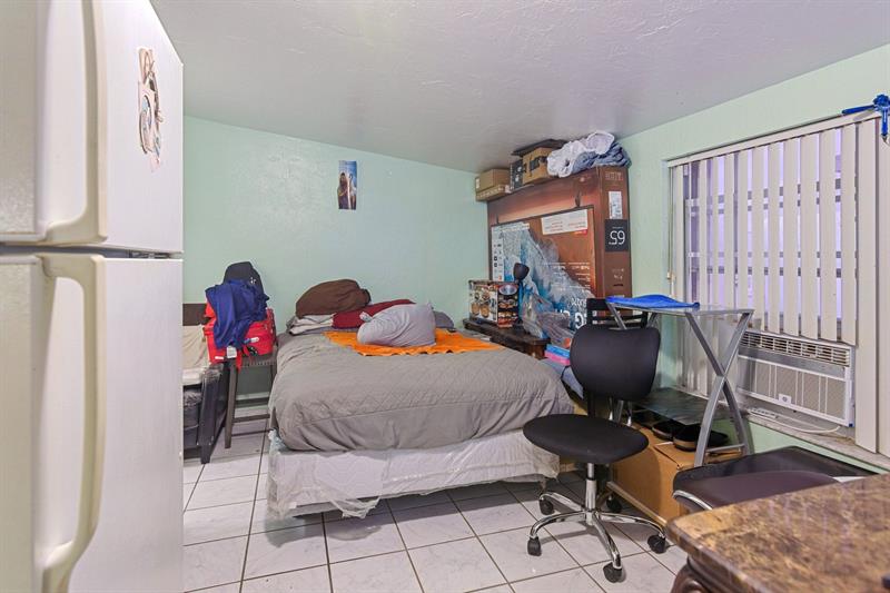 Image 22 of 37 For 17211 119th Ct