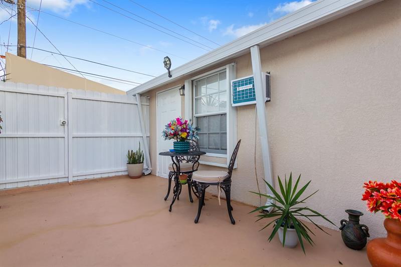 Image 26 of 37 For 17211 119th Ct