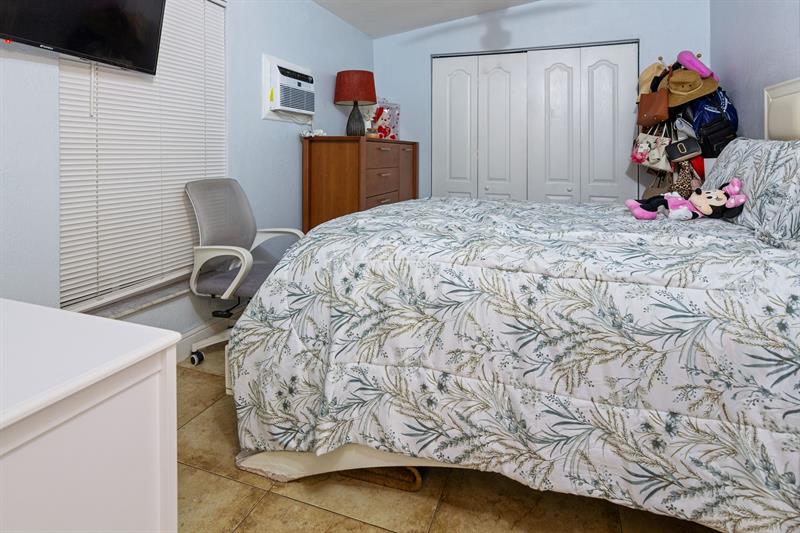 Image 32 of 37 For 17211 119th Ct