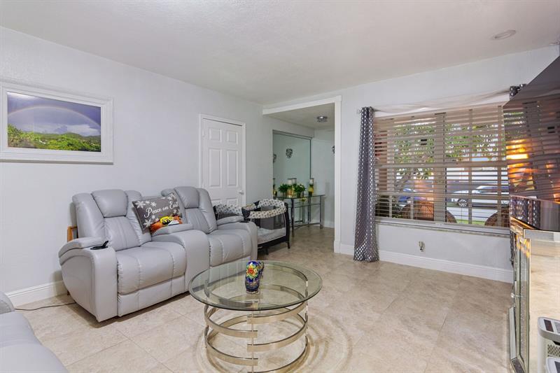 Image 6 of 37 For 17211 119th Ct