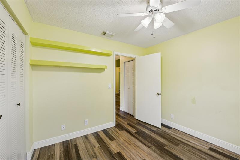 Image 21 of 33 For 7330 Flores Way