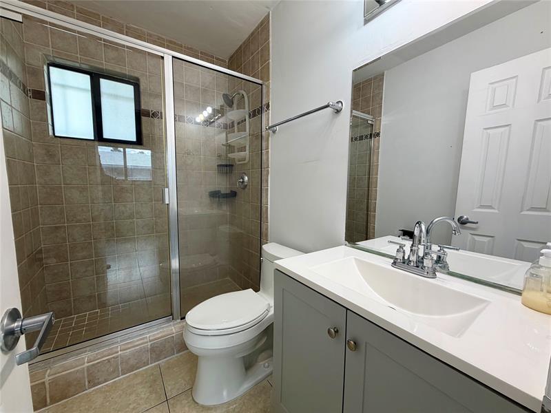 Image 15 of 16 For 1023 1st Ave  1