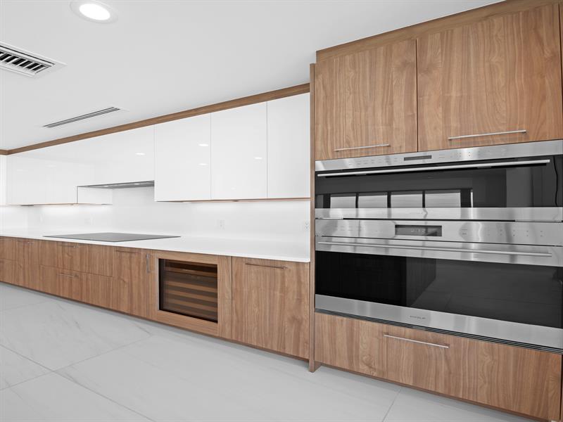 Image 19 of 58 For 151 Seabreeze Blvd  1904-e