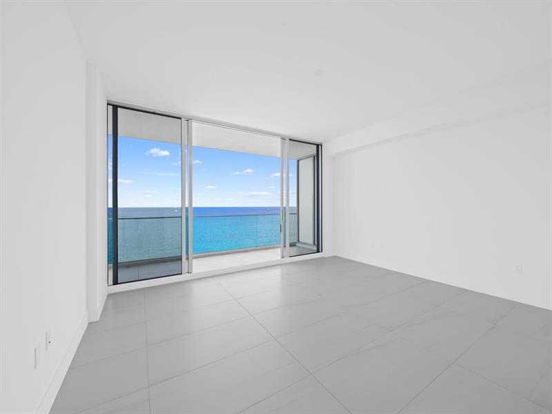 Image 20 of 58 For 151 Seabreeze Blvd  1904-e