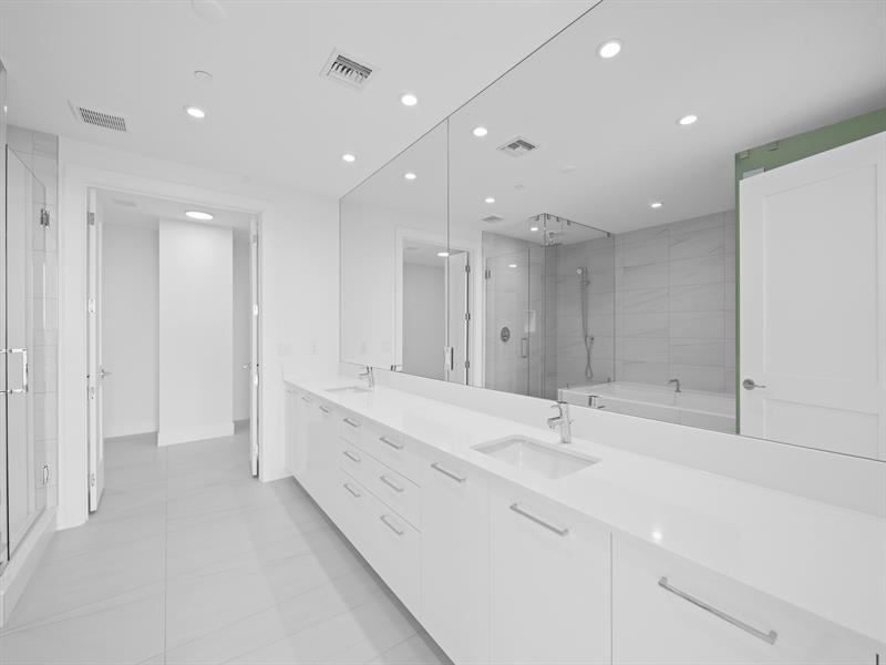 Image 29 of 58 For 151 Seabreeze Blvd  1904-e