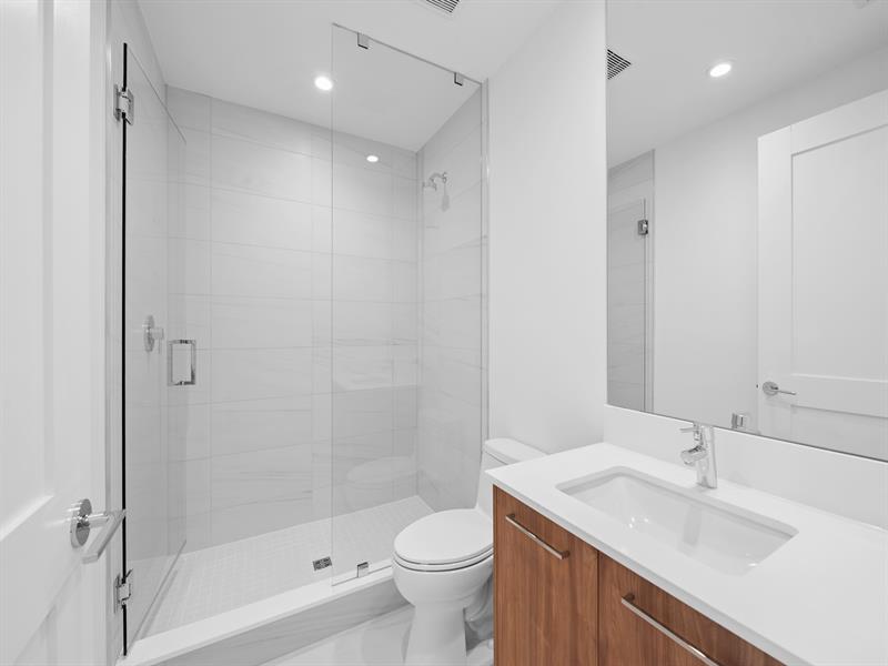 Image 32 of 58 For 151 Seabreeze Blvd  1904-e