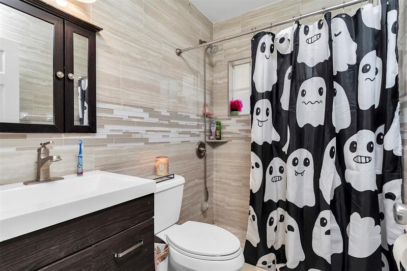 Image 14 of 24 For 531 61st St  