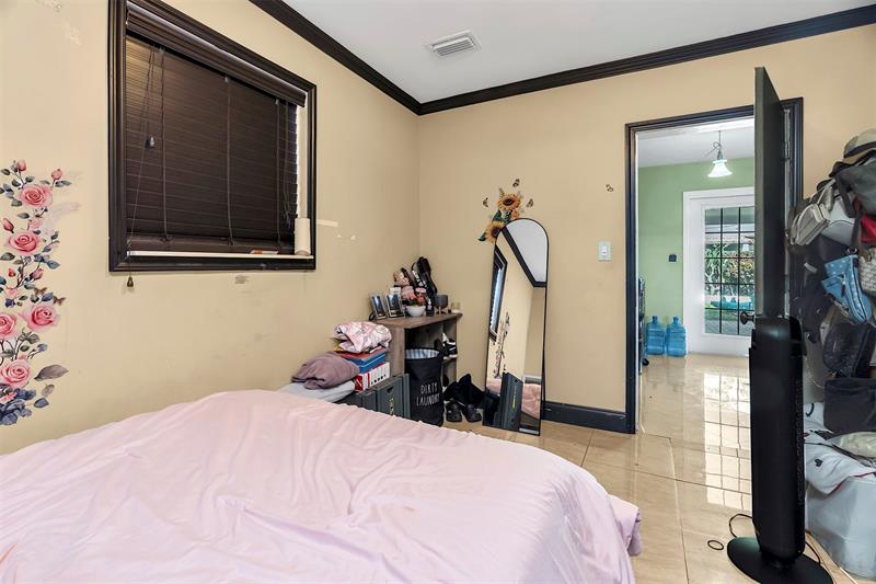 Image 17 of 24 For 531 61st St  