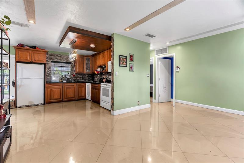 Image 5 of 24 For 531 61st St  