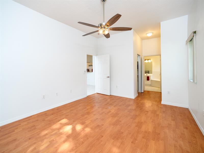 Image 11 of 23 For 14186 32nd St