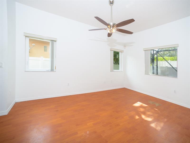 Image 12 of 23 For 14186 32nd St