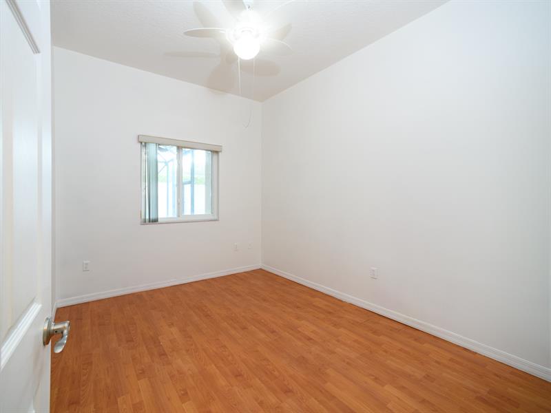 Image 15 of 23 For 14186 32nd St