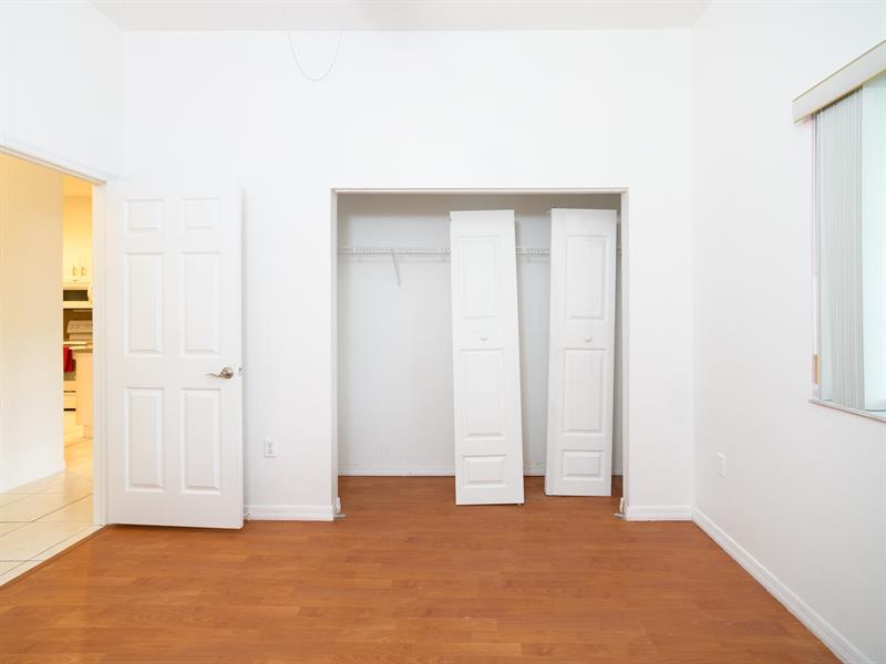 Image 16 of 23 For 14186 32nd St