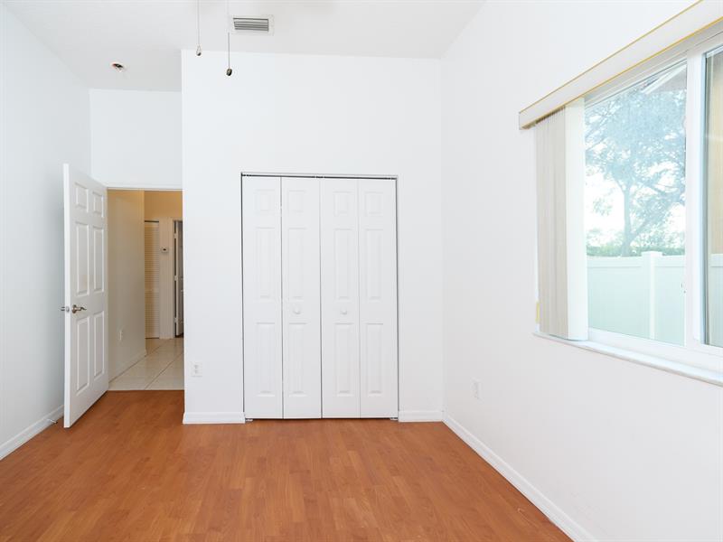 Image 18 of 23 For 14186 32nd St