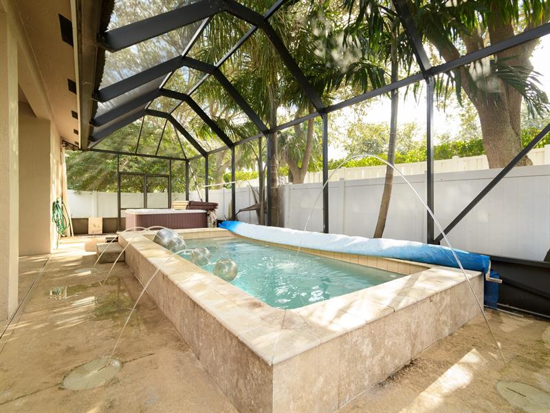 Image 21 of 23 For 14186 32nd St