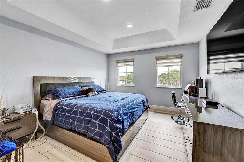 Image 28 of 45 For 150 Jacaranda Country Club Dr  200