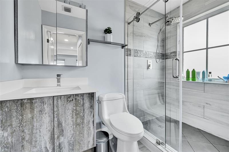 Image 31 of 45 For 150 Jacaranda Country Club Dr  200