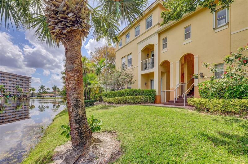 Image 40 of 45 For 150 Jacaranda Country Club Dr  200