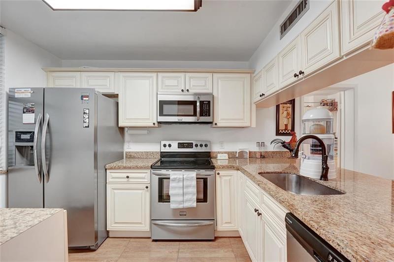 Image 13 of 41 For 1502 Whitehall Dr  106