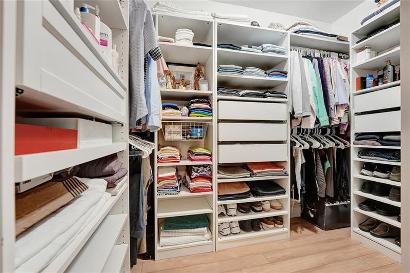 Image 17 of 41 For 1502 Whitehall Dr  106