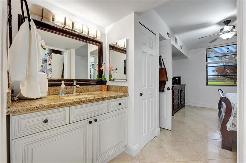 Image 18 of 41 For 1502 Whitehall Dr  106