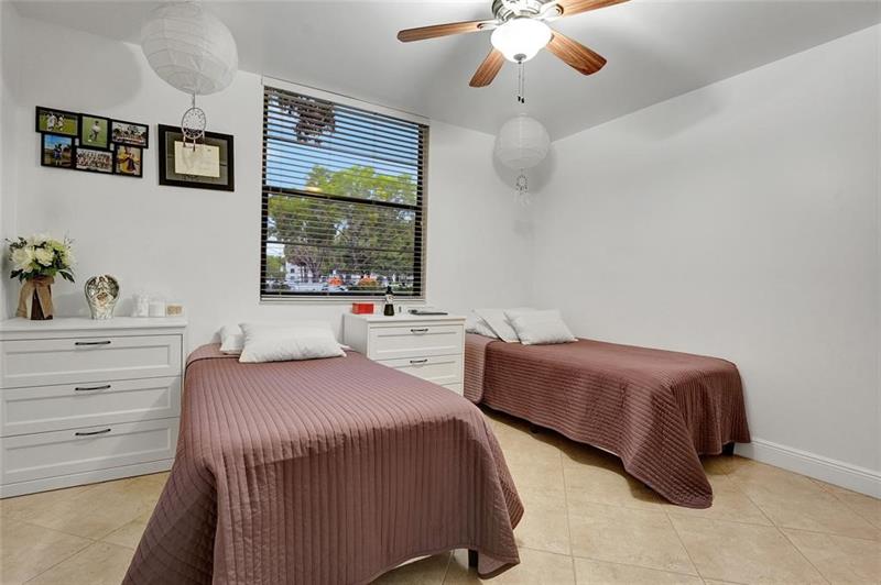 Image 20 of 41 For 1502 Whitehall Dr  106