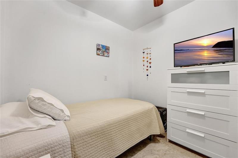 Image 23 of 41 For 1502 Whitehall Dr  106