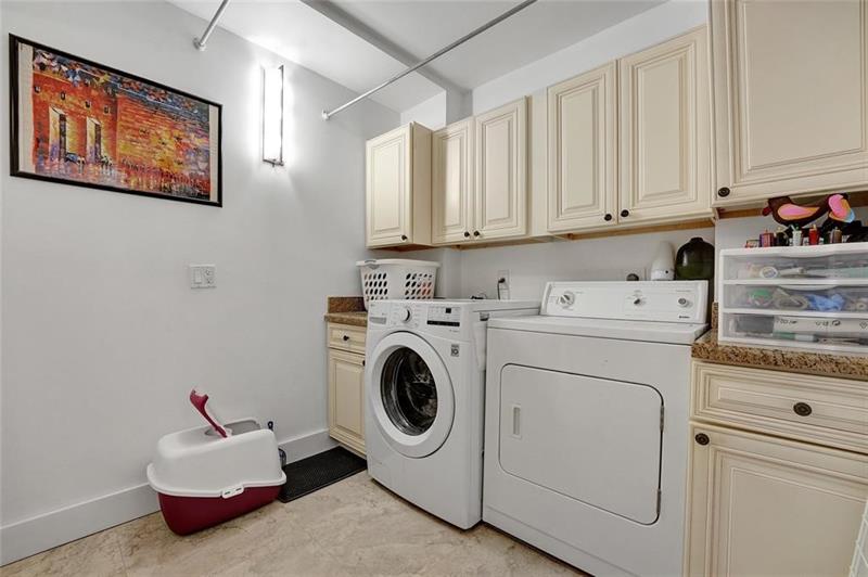 Image 25 of 41 For 1502 Whitehall Dr  106