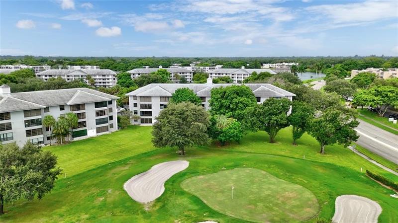 Image 29 of 41 For 1502 Whitehall Dr  106